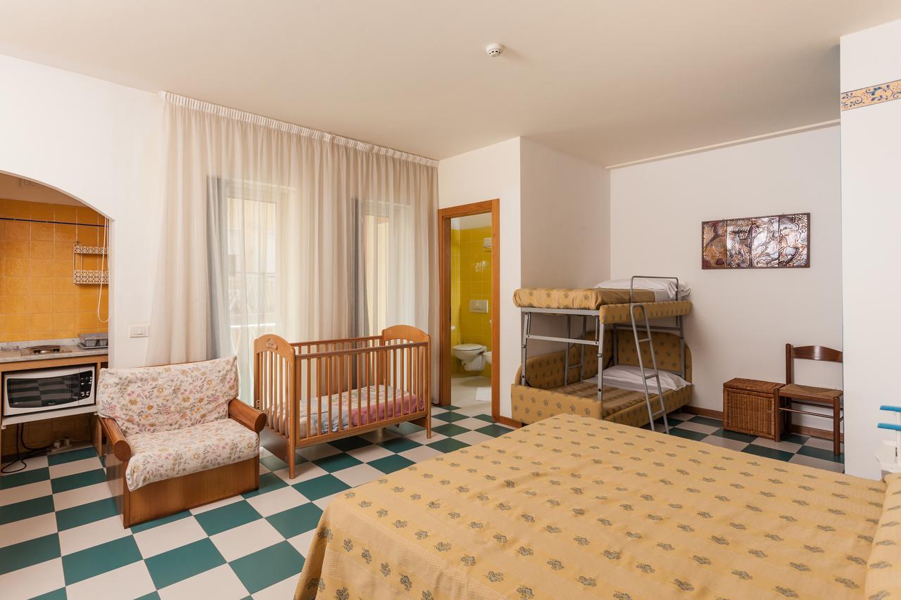 Hotel Resort Marinella Gabicce Mare Extérieur photo