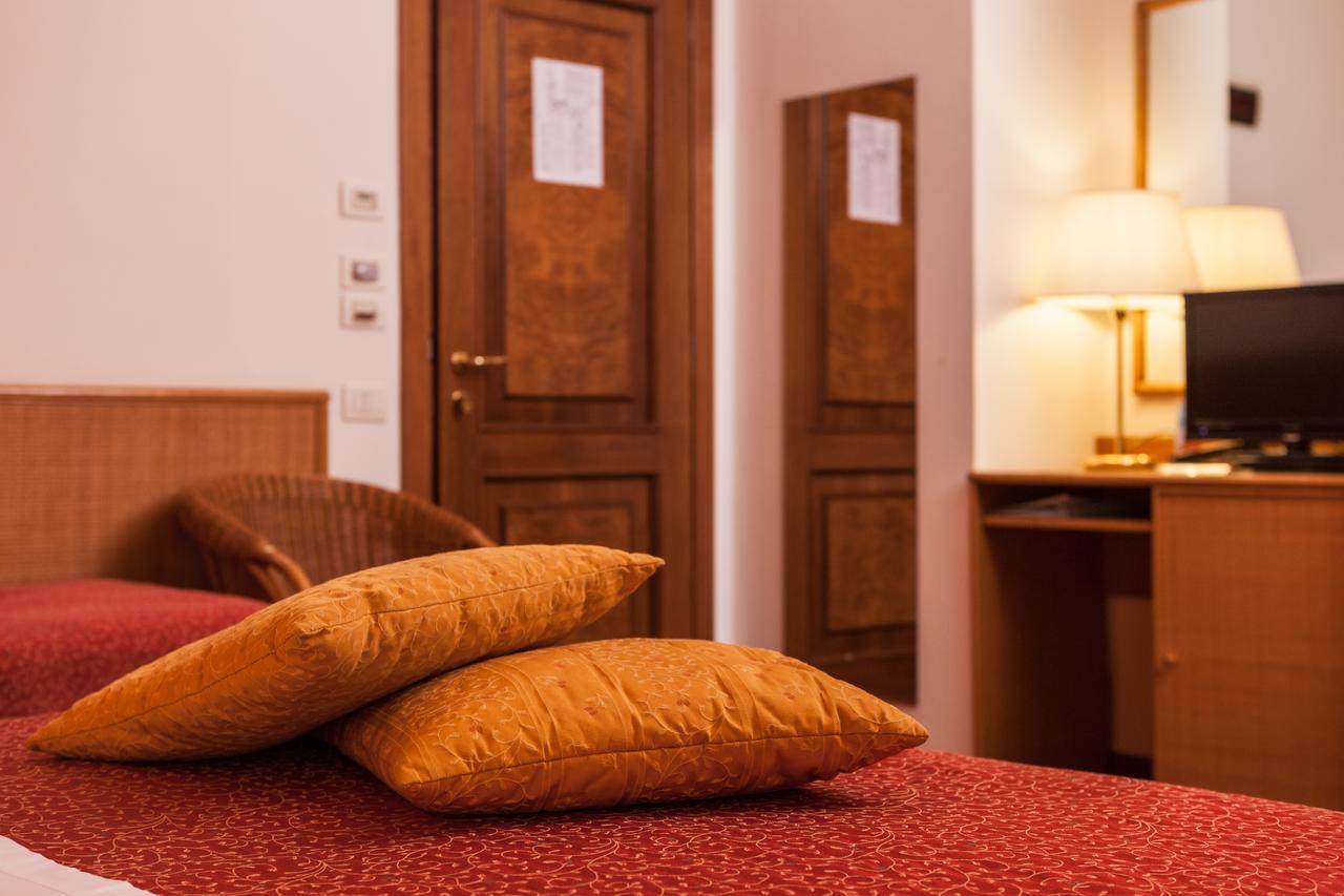 Hotel Resort Marinella Gabicce Mare Extérieur photo