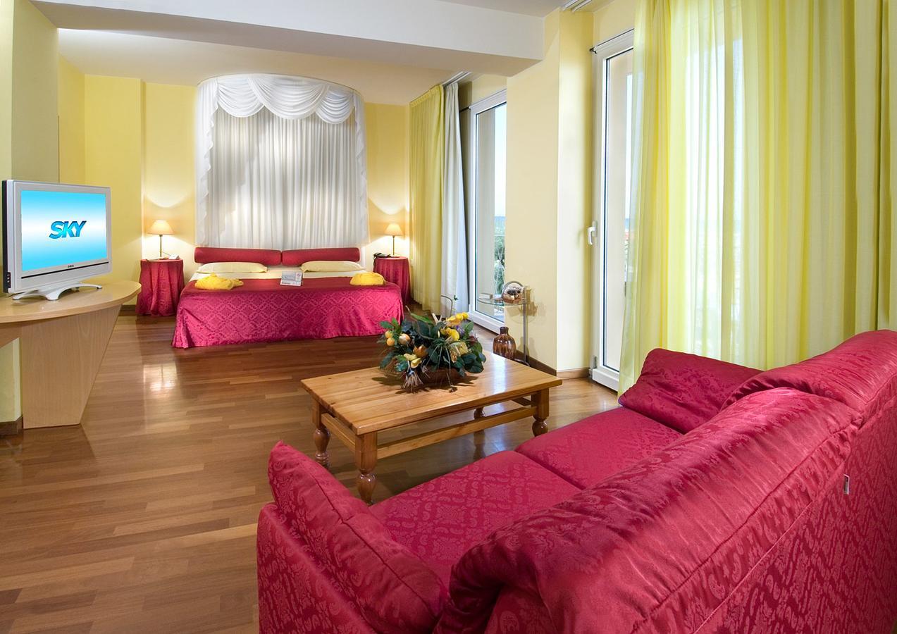 Hotel Resort Marinella Gabicce Mare Extérieur photo